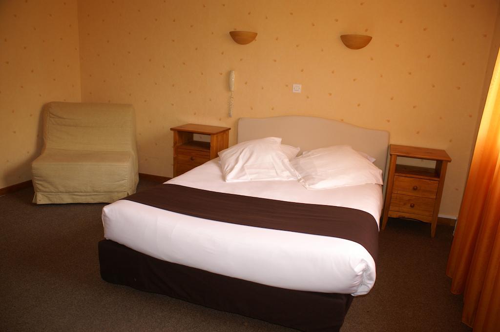 Hotel Celeste Bagnères-de-Luchon 객실 사진