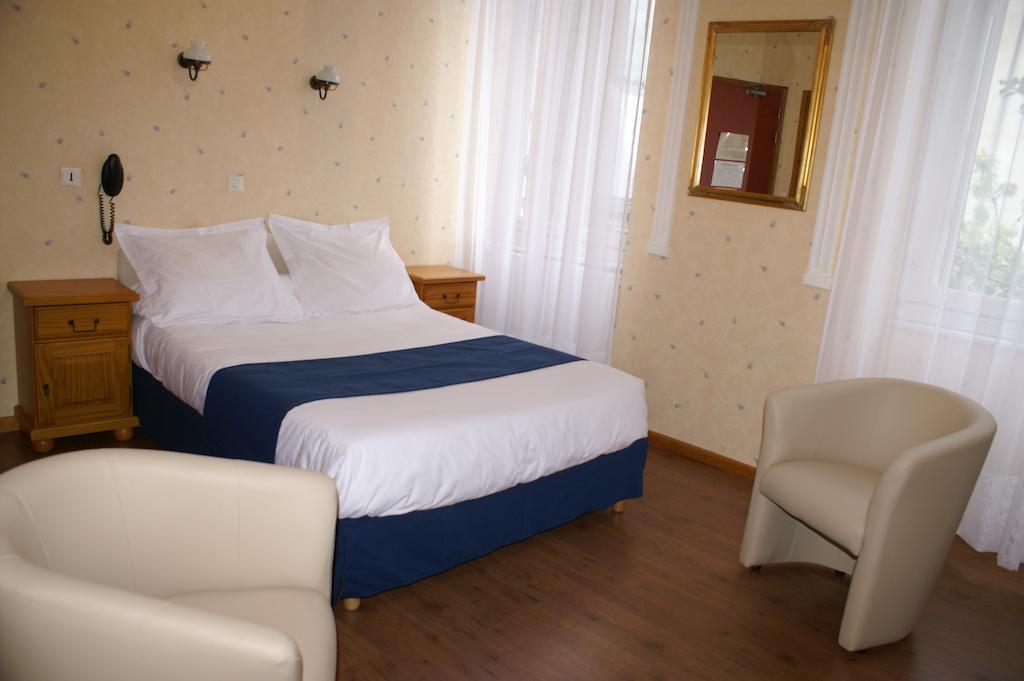 Hotel Celeste Bagnères-de-Luchon 객실 사진